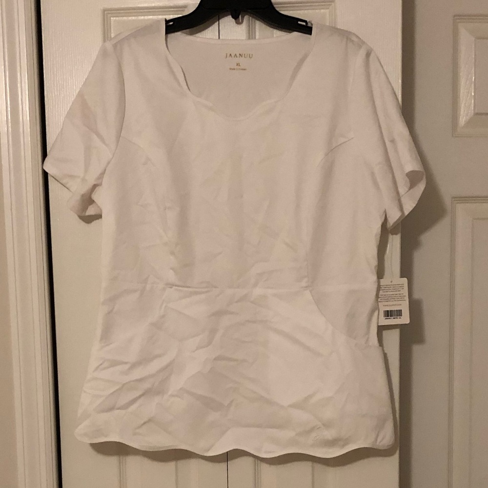 Jaanuu scallop scrub top